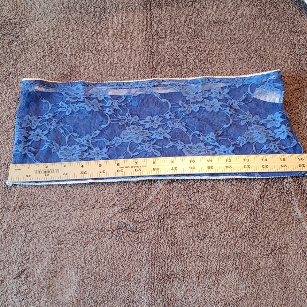 Two peice blue lace lingerie set in XL - Picture 2 of 4